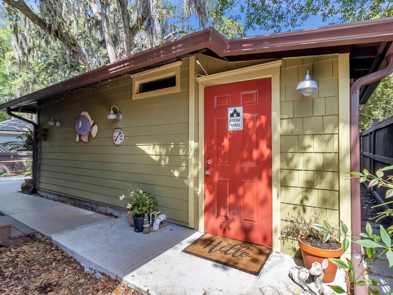 garage-outside-space-stroage-min